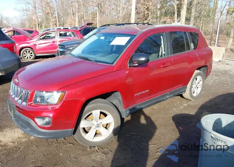 2017 Jeep Compass Sport 4X4 z USA, uszkodzony, nr VIN 1C4NJDBB2HD144565